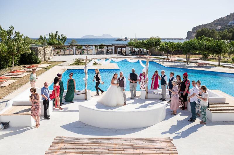 فندق Tropica Club