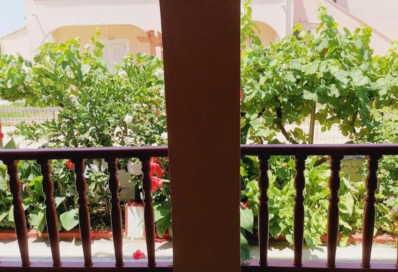 فندق Yanna's Apartments Vacation Homes