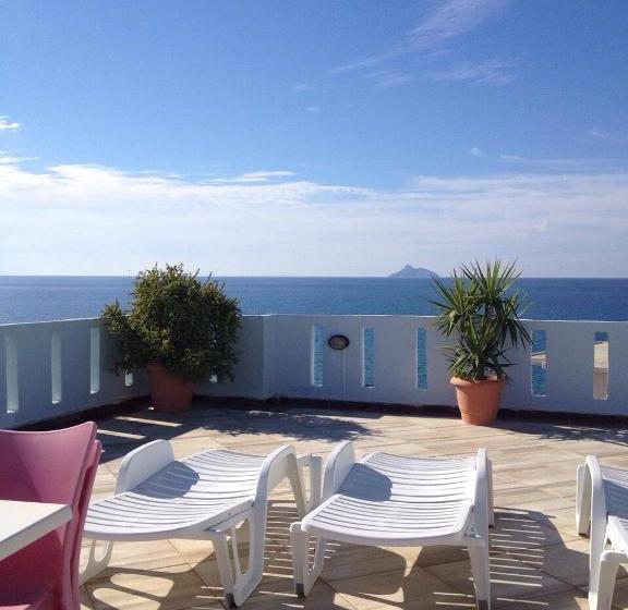 Kostas Rooms & Apartments