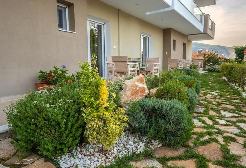 Lagaria  And Apartments