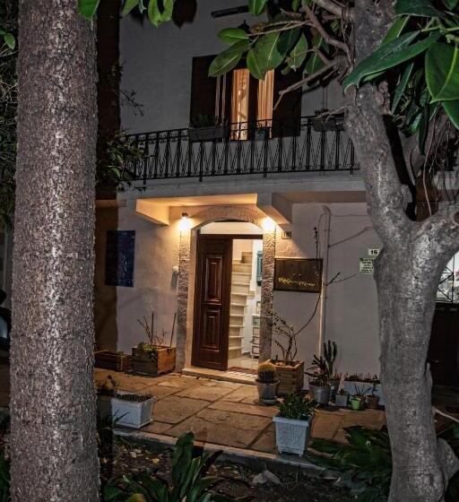 Maya's Boutique Residence