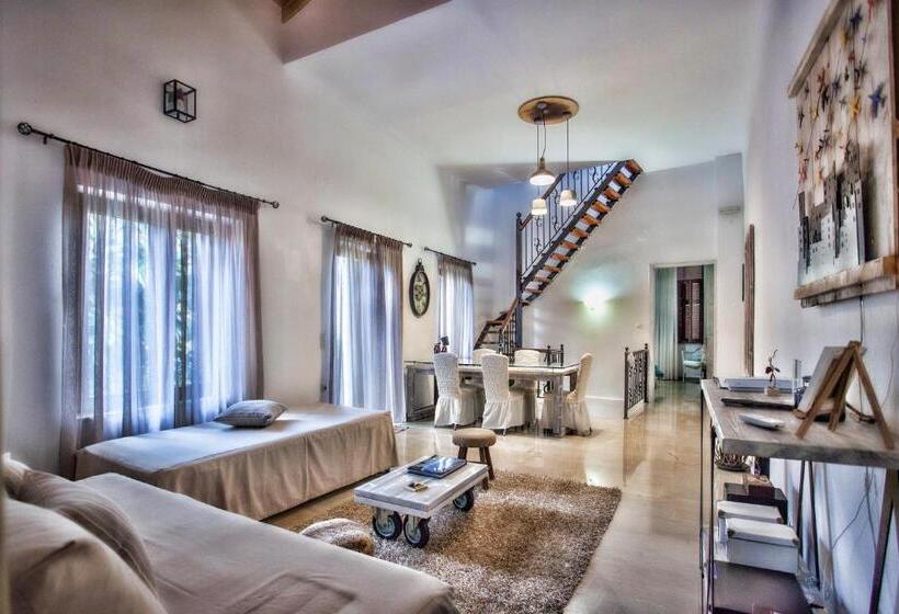 Maya's Boutique Residence