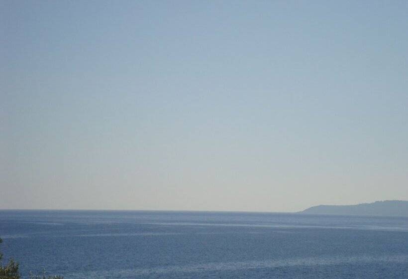 Mikros Gialos Apartments