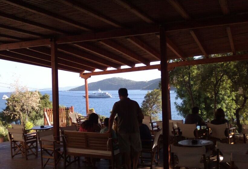 Mikros Gialos Apartments