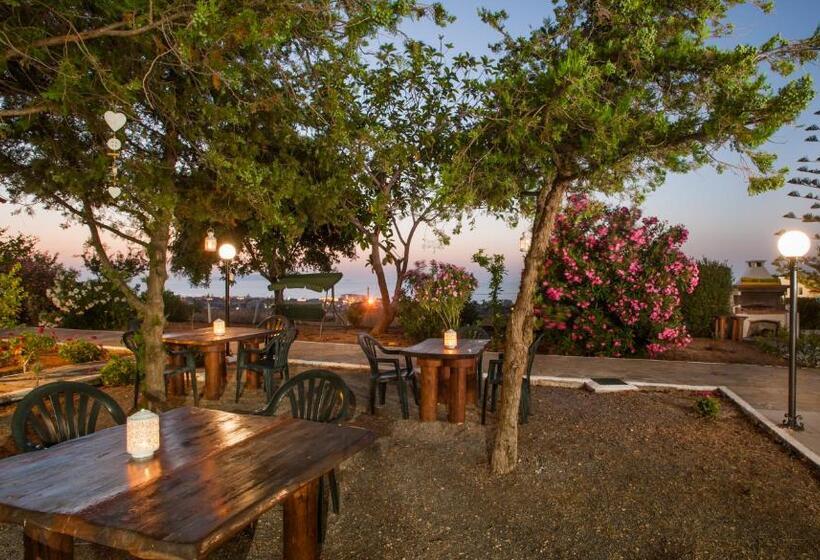 Panorama Seaview Studios & Apartments