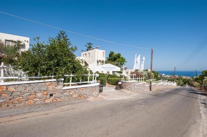 Panorama Seaview Studios & Apartments