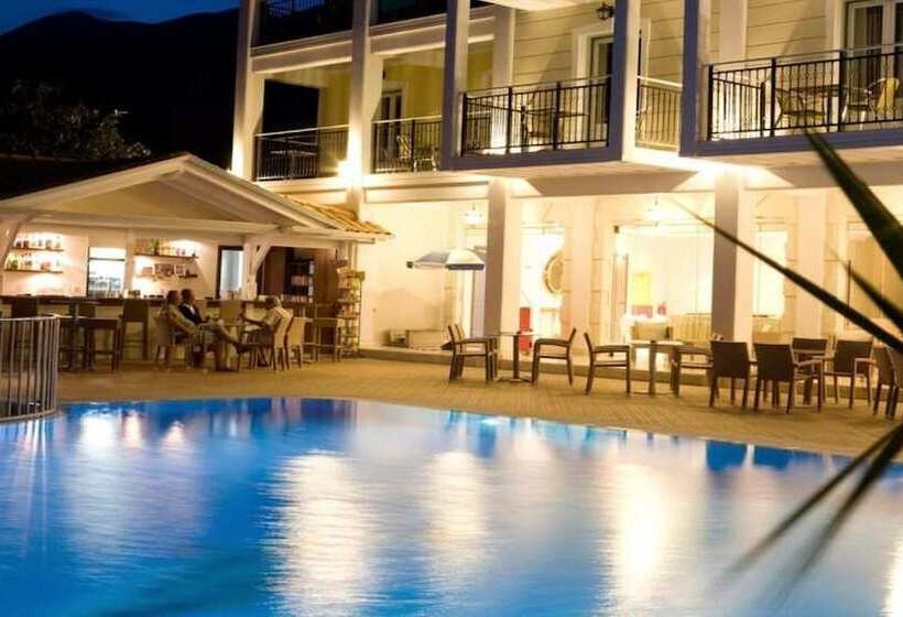 Royal Nidri Hotel & Apartments