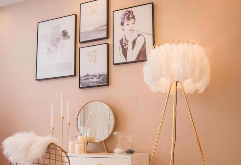 فندق Super 8 By Wyndham Shifang Urban Rail Transportation College