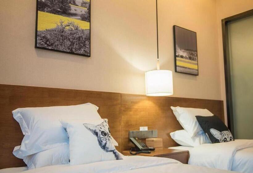 فندق Super 8 By Wyndham Shifang Urban Rail Transportation College