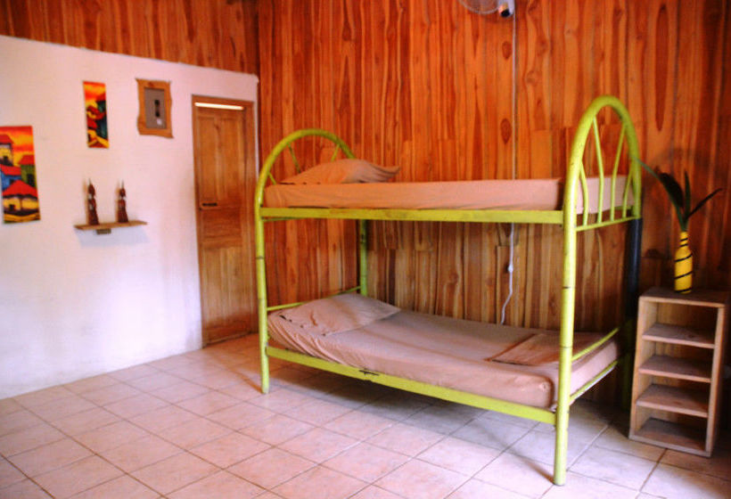 Общежитие Casa Del Mar Surf Destiny