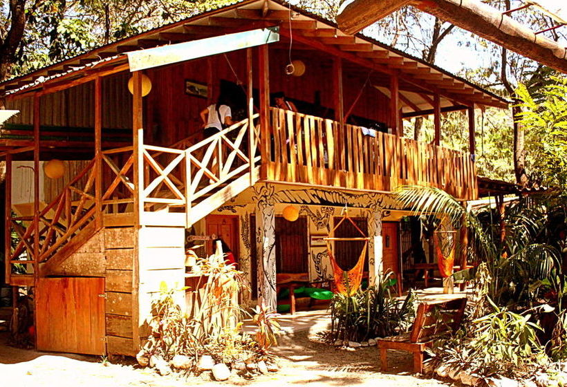 Общежитие Casa Del Mar Surf Destiny