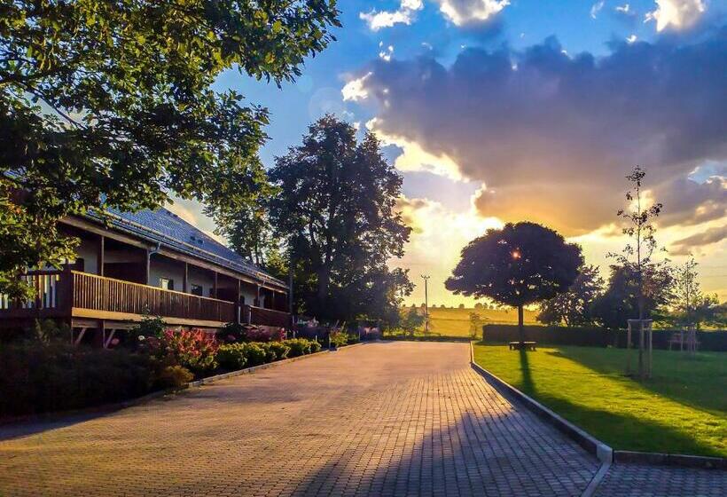 Equitana Hotel Resort