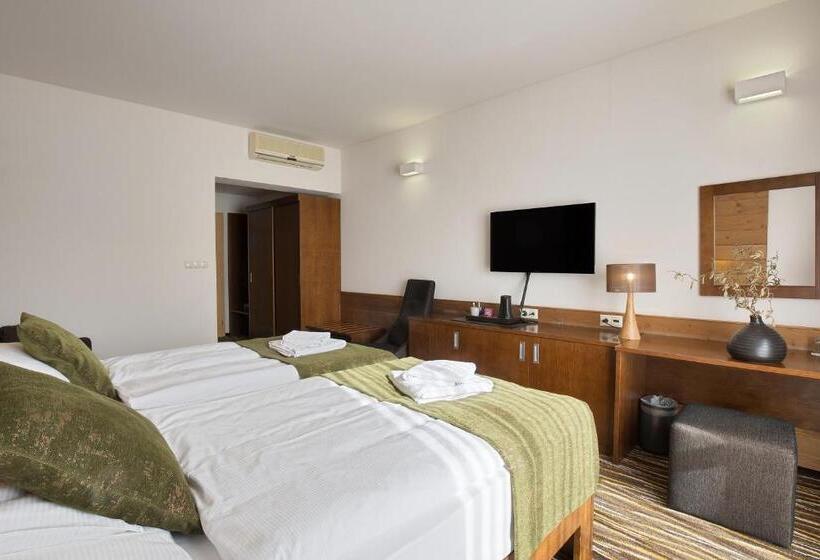 Equitana Hotel Resort