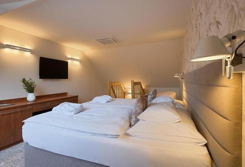 Equitana Hotel Resort