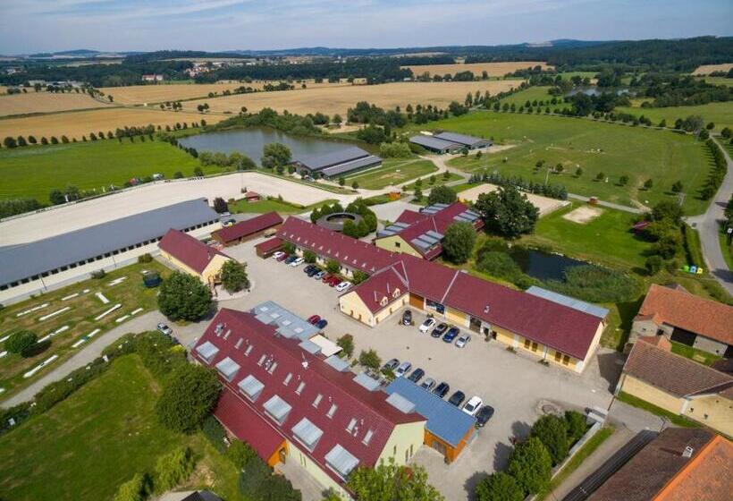 Equitana Hotel Resort