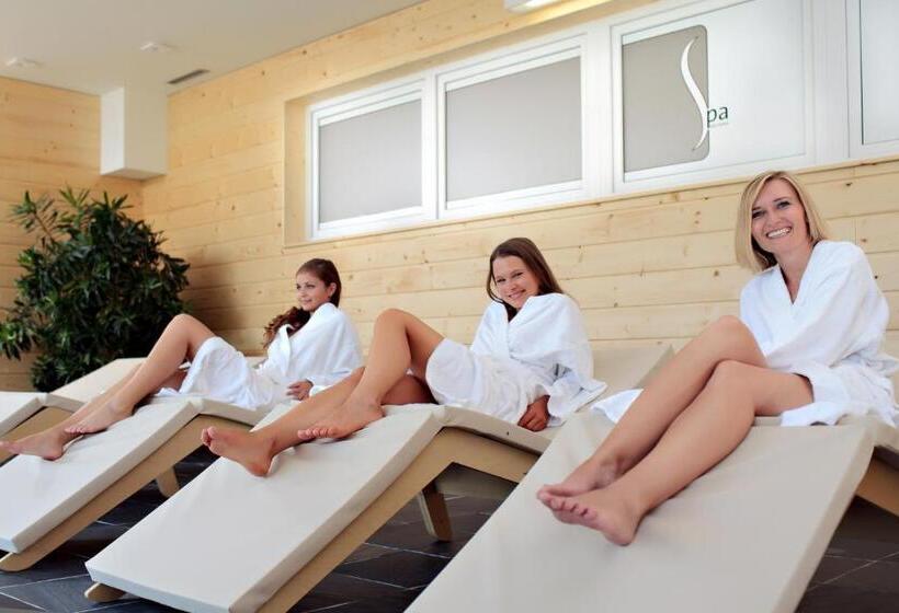 Equitana Hotel Resort