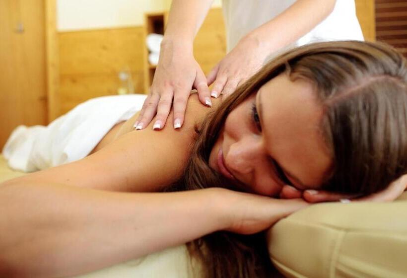 Equitana Hotel Resort