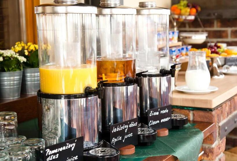 Equitana Hotel Resort