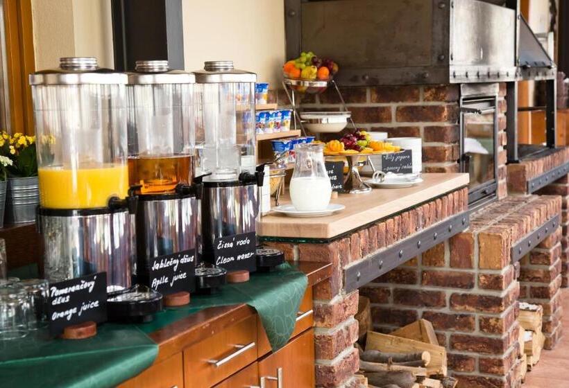 Equitana Hotel Resort