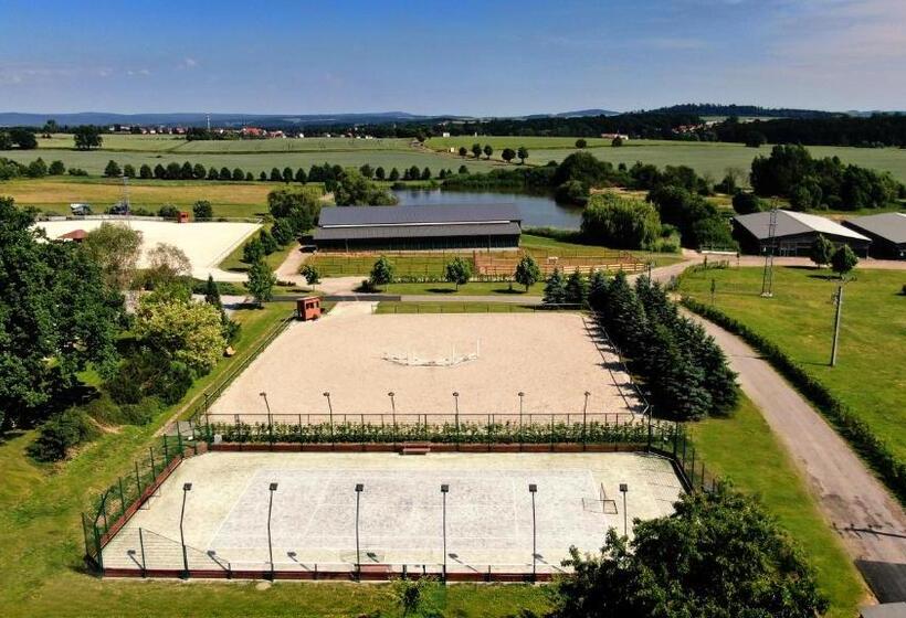 Equitana Hotel Resort