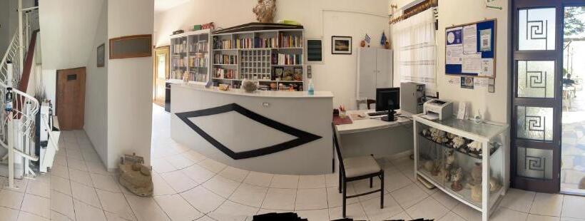 فندق Alexander Beach