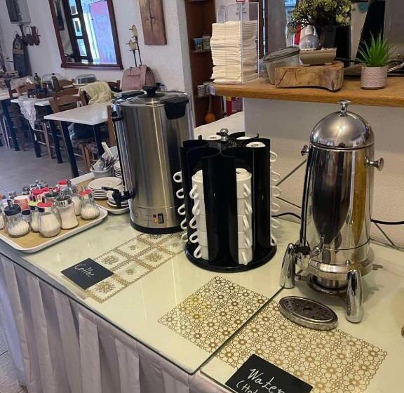 فندق Alexander Beach