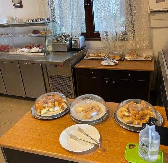 فندق Alexander Beach