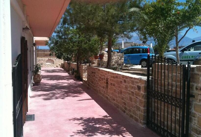 فندق Alexander Beach