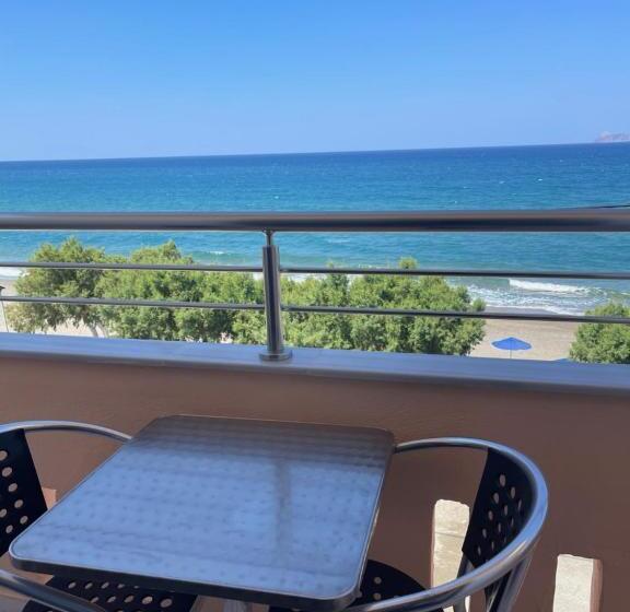 فندق Alexander Beach