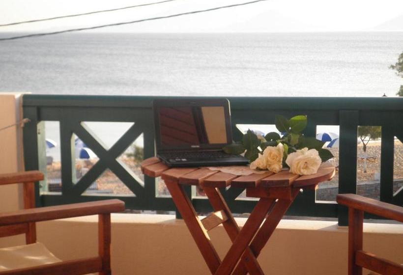 Отель Amalia Studios