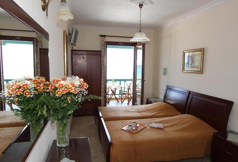 Отель Amalia Studios