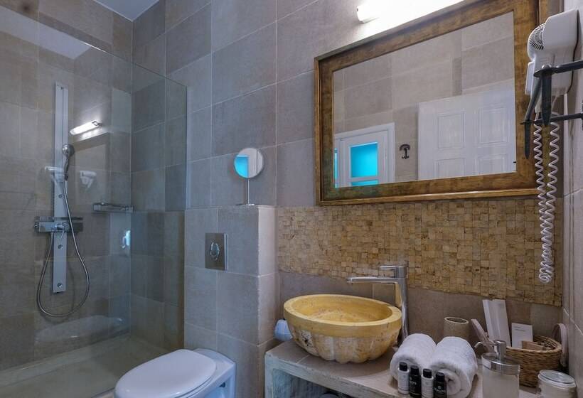 호텔 Amymone And Adiandi