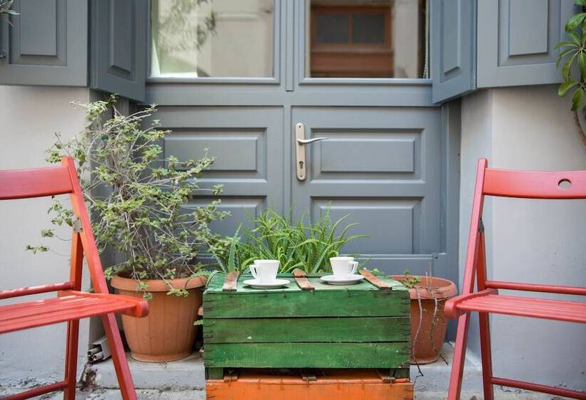 호텔 Amymone And Adiandi