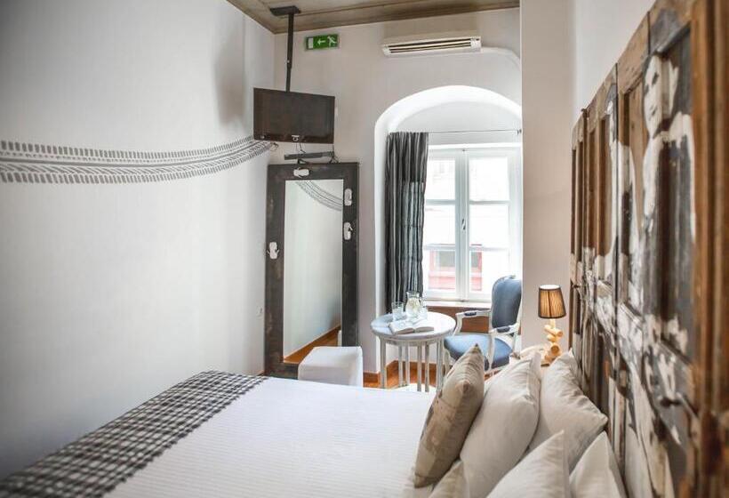 فندق Amymone And Adiandi