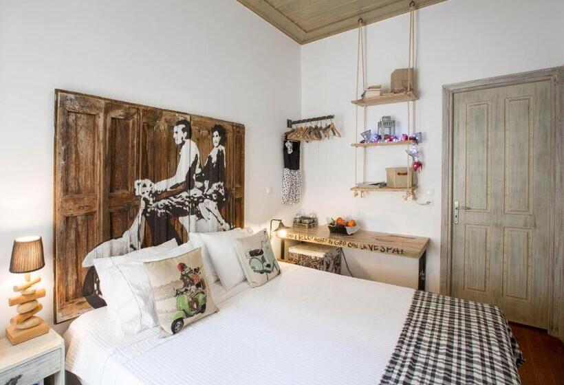 فندق Amymone And Adiandi