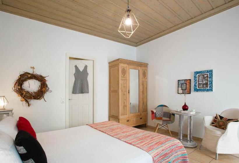 فندق Amymone And Adiandi