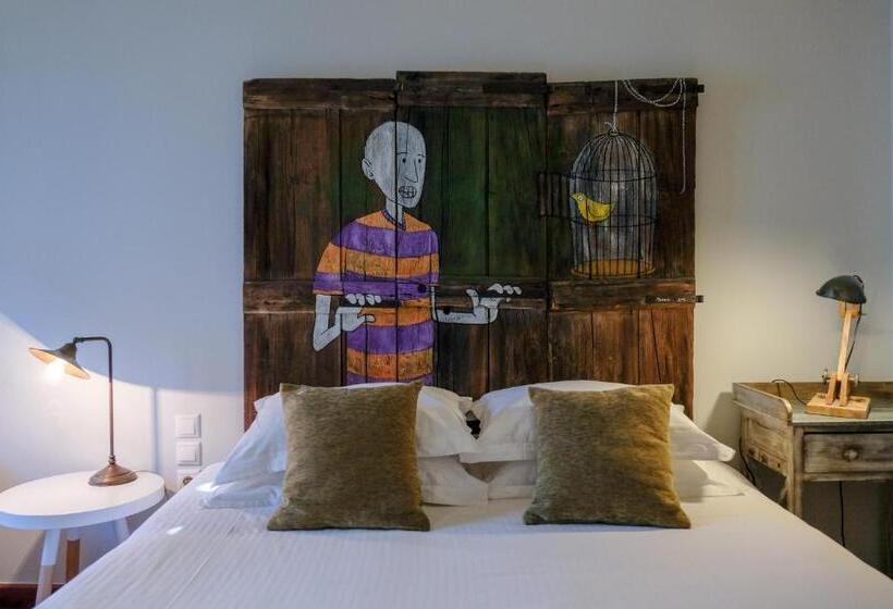 فندق Amymone And Adiandi