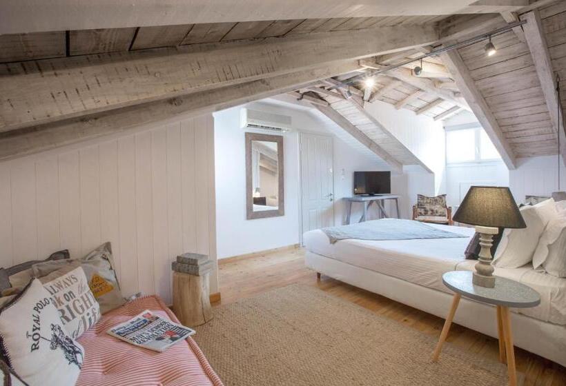 فندق Amymone And Adiandi