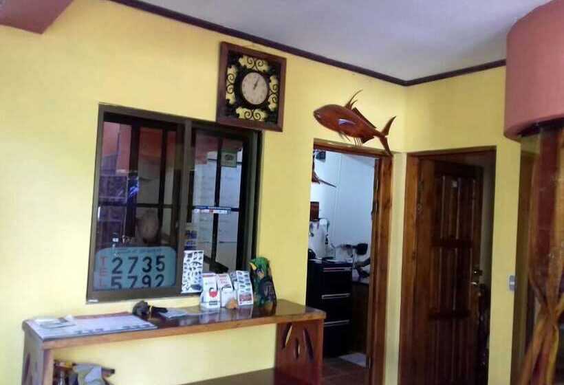 هتل Arenas De Osa