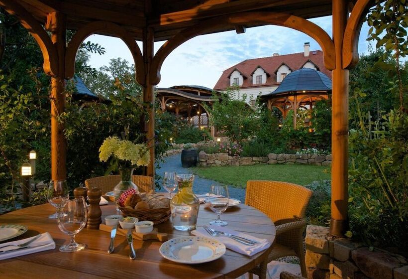 فندق Babiččina Zahrada Penzion & Restaurant