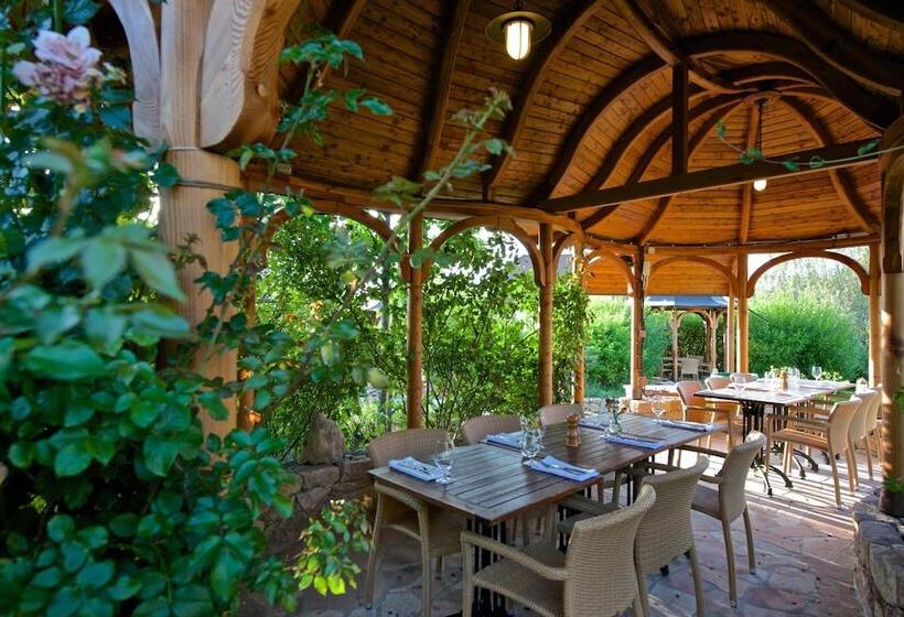 בית מלון כפרי Babiččina Zahrada Penzion & Restaurant