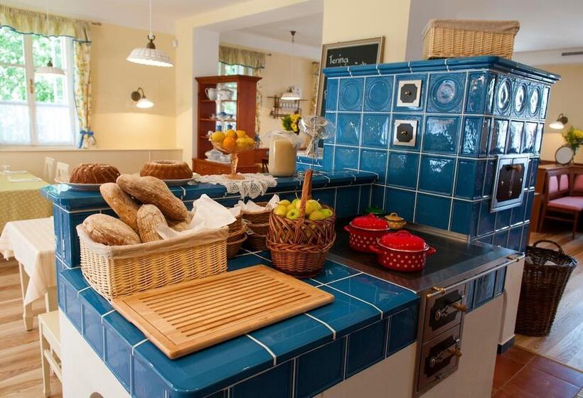 בית מלון כפרי Babiččina Zahrada Penzion & Restaurant