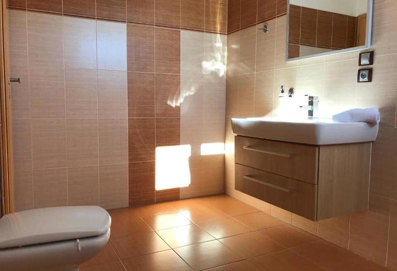 فندق Basta Apartmany