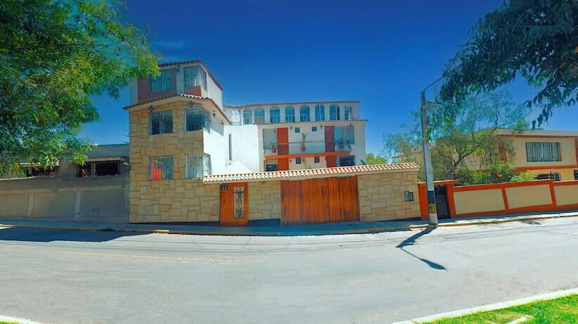 בית מלון כפרי Benavides