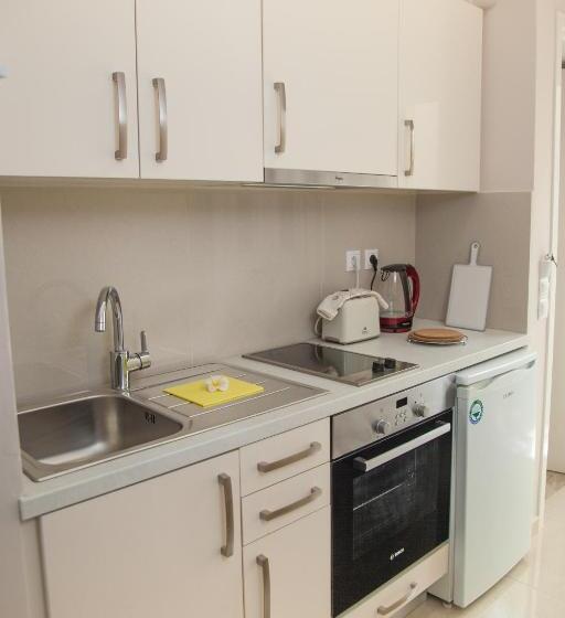 Отель Brentanos Apartments A View Of Paradise