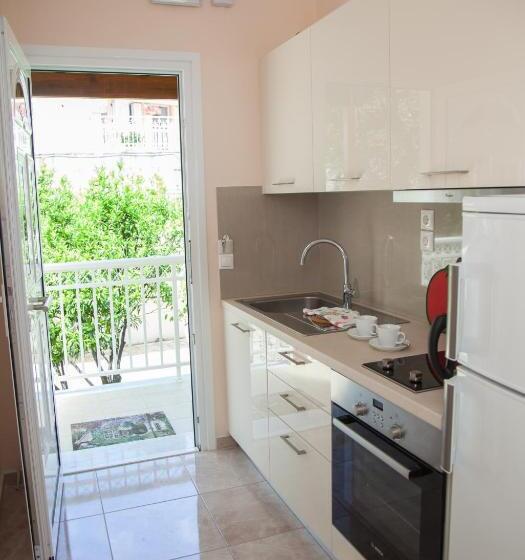 Отель Brentanos Apartments A View Of Paradise