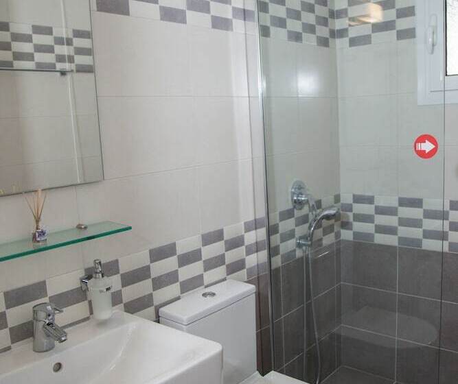 Отель Brentanos Apartments A View Of Paradise