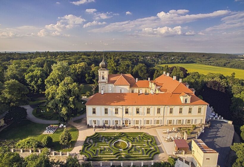 ホテル Chateau Loucen Garden Retreat