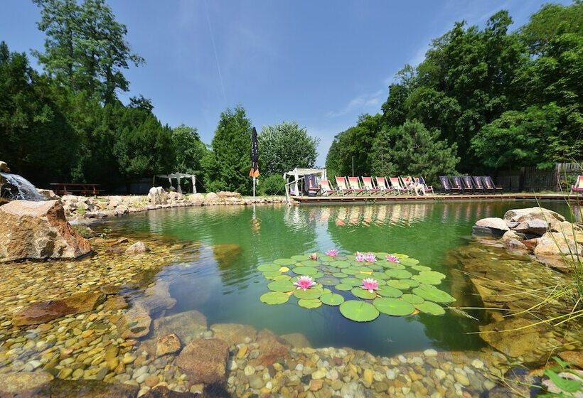 酒店 Chateau Loucen Garden Retreat