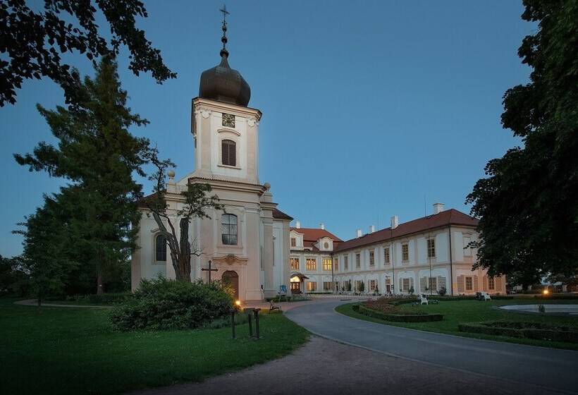 ホテル Chateau Loucen Garden Retreat